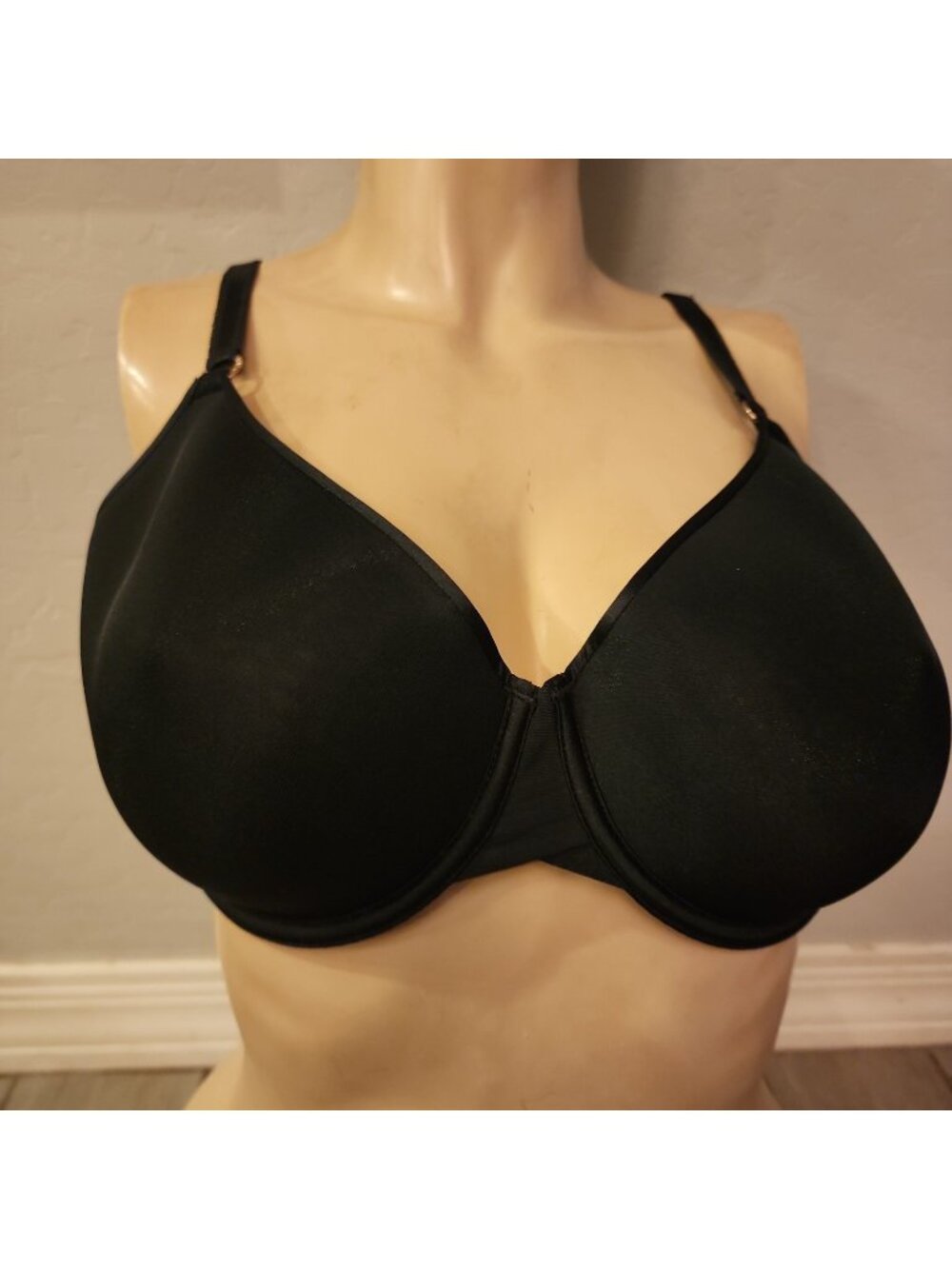 NWT Sofia Intimates Bra 40C Vergara Black Underwire Lightly Lined